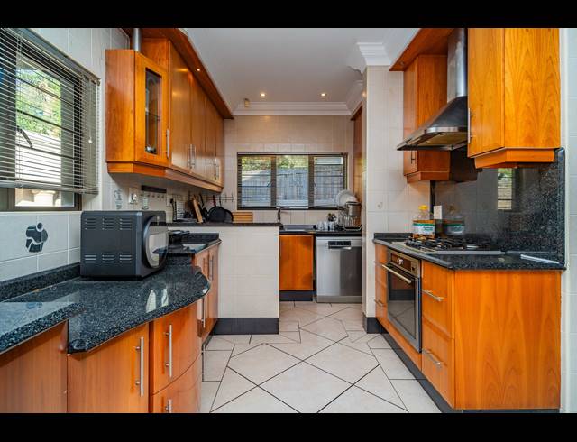 3 BEDROOM FREEHOLD FOR SALE IN VIRGINIA